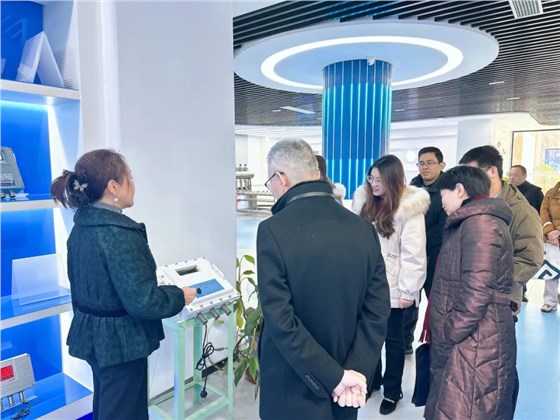 蘇州市政協(xié)港澳臺(tái)僑外事委、民宗委主任張劍帶隊(duì)蒞臨我司開(kāi)展調(diào)研工作插圖1