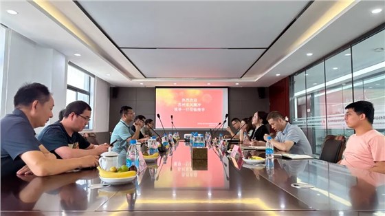 蘇州東風精沖工程有限公司總經(jīng)理喻華平一行蒞臨我司參觀考察插圖2